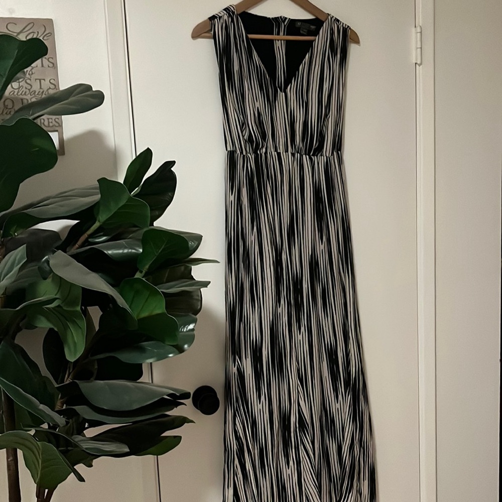 A Pea in the Pod | Maternity Maxi Dress | size L